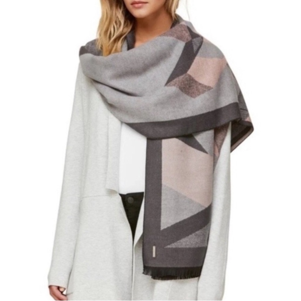 Soia & Kyo Larisa Scarf Woven Geometric Shawl Wrap Blush Ash Fringe Soft NWT 💖